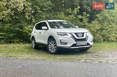Внедорожник / Кроссовер Nissan Rogue 2017 в Виннице