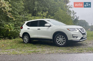Внедорожник / Кроссовер Nissan Rogue 2017 в 