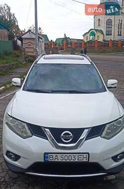 Внедорожник / Кроссовер Nissan Rogue 2016 в Кропивницком