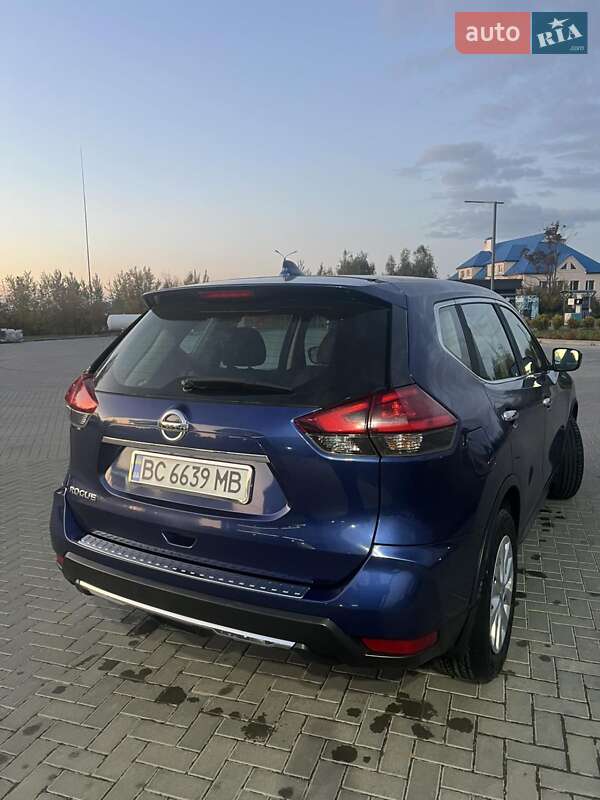 Внедорожник / Кроссовер Nissan Rogue 2017 в Сокале