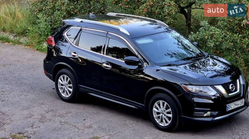 Внедорожник / Кроссовер Nissan Rogue 2016 в 