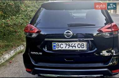 Внедорожник / Кроссовер Nissan Rogue 2016 в 