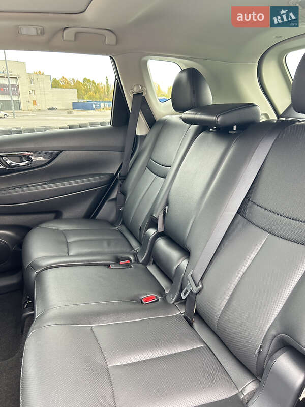 Позашляховик / Кросовер Nissan Rogue 2017 в Харкові