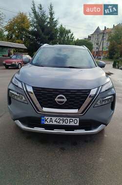 Внедорожник / Кроссовер Nissan Rogue 2023 в Киеве