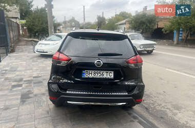 Внедорожник / Кроссовер Nissan Rogue 2017 в 