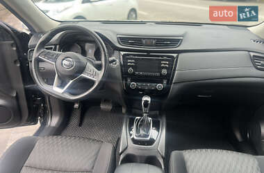 Внедорожник / Кроссовер Nissan Rogue 2017 в 