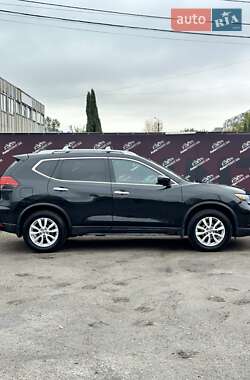 Внедорожник / Кроссовер Nissan Rogue 2017 в 