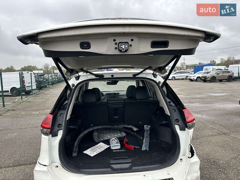 Позашляховик / Кросовер Nissan Rogue 2018 в Києві