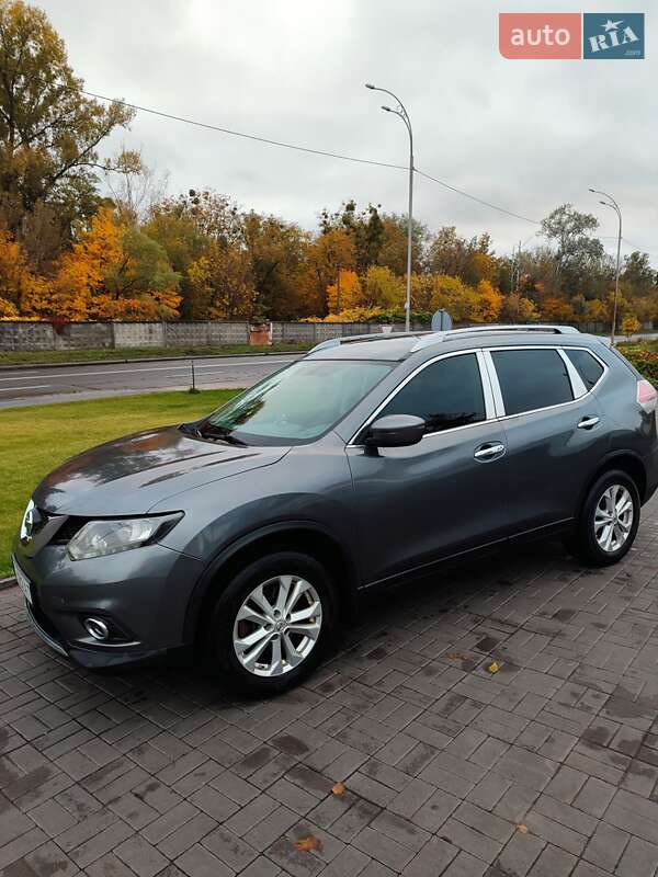 Позашляховик / Кросовер Nissan Rogue 2015 в Києві