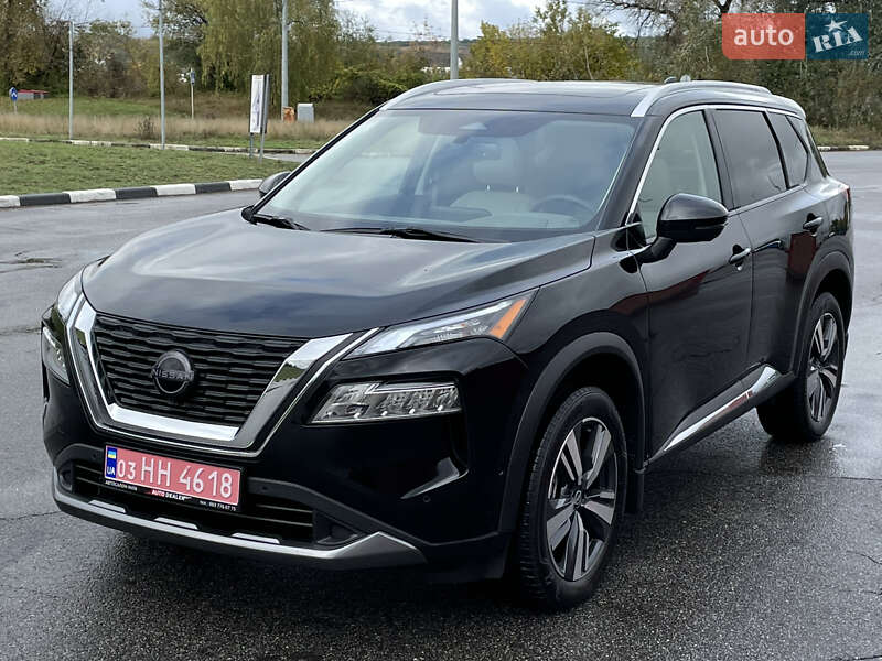Внедорожник / Кроссовер Nissan Rogue 2023 в 