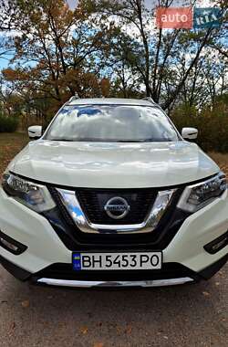 Внедорожник / Кроссовер Nissan Rogue 2017 в 
