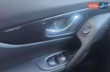 Внедорожник / Кроссовер Nissan Rogue 2017 в 