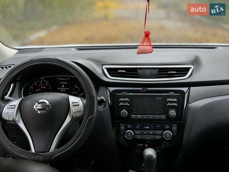 Внедорожник / Кроссовер Nissan Rogue 2016 в Черкассах