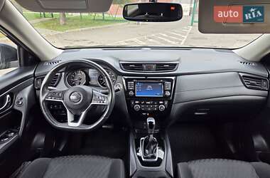 Внедорожник / Кроссовер Nissan Rogue 2017 в 