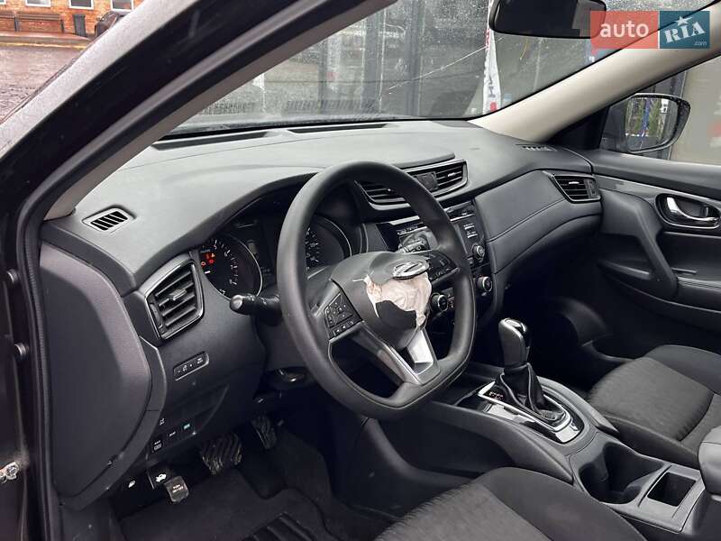 Внедорожник / Кроссовер Nissan Rogue 2017 в Луцке