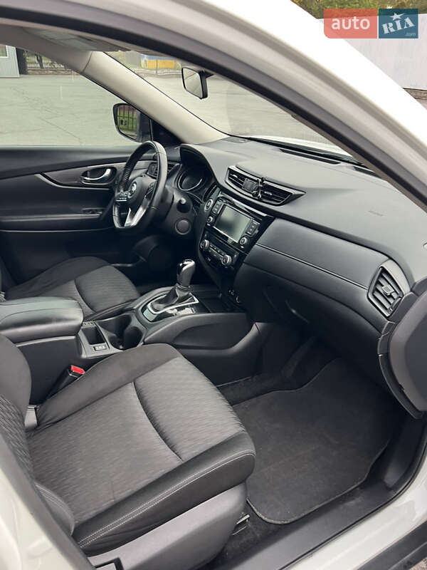 Внедорожник / Кроссовер Nissan Rogue 2019 в Киеве