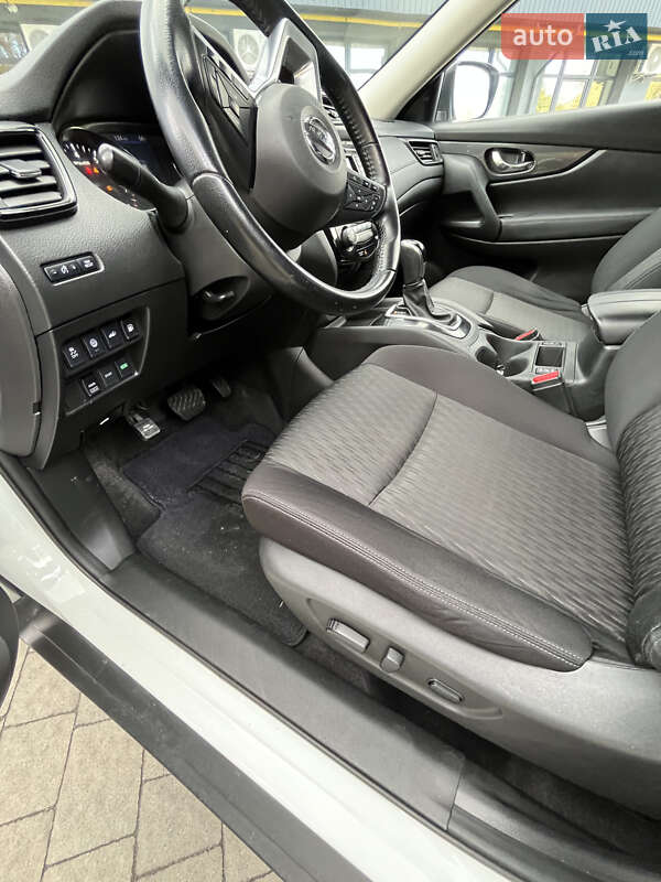 Внедорожник / Кроссовер Nissan Rogue 2019 в Львове