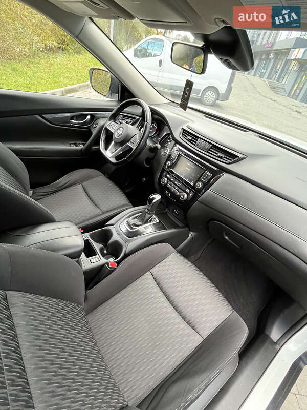 Внедорожник / Кроссовер Nissan Rogue 2019 в Львове