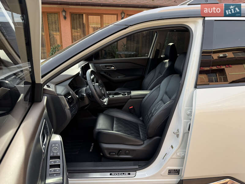 Внедорожник / Кроссовер Nissan Rogue 2021 в Мукачево
