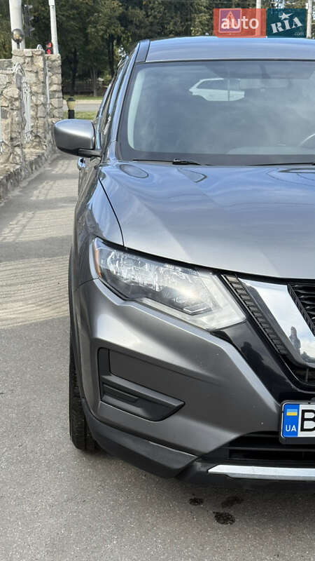Позашляховик / Кросовер Nissan Rogue 2017 в Сумах