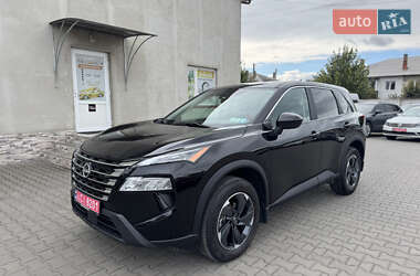 Внедорожник / Кроссовер Nissan Rogue 2024 в Луцке