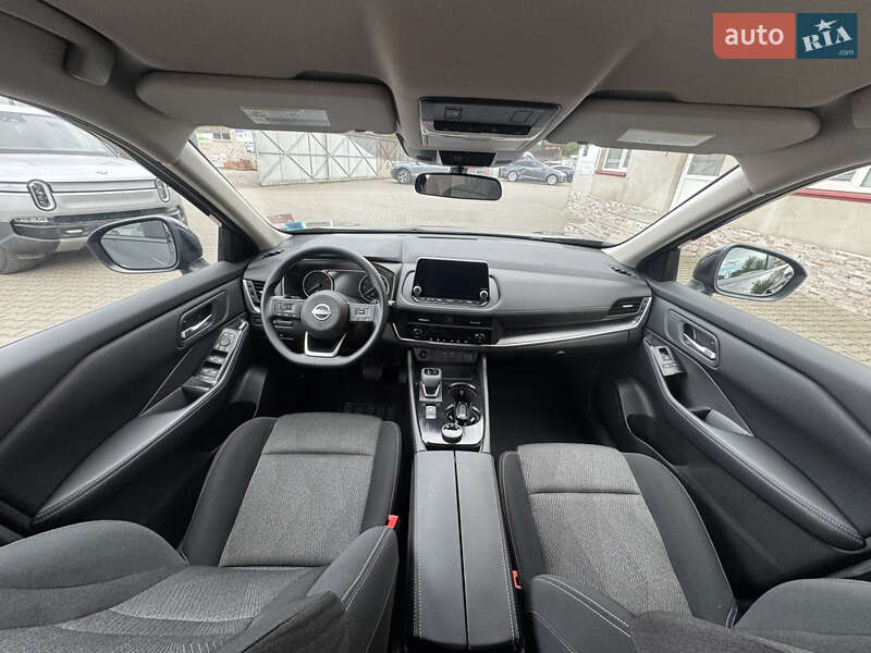 Внедорожник / Кроссовер Nissan Rogue 2024 в Луцке