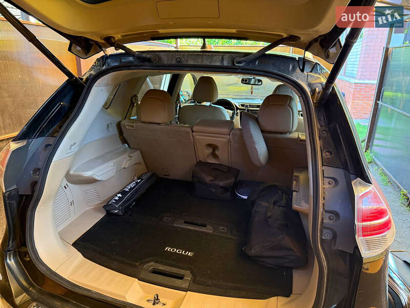 Позашляховик / Кросовер Nissan Rogue 2016 в Чернігові