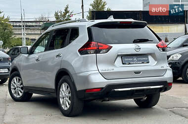 Внедорожник / Кроссовер Nissan Rogue 2018 в 