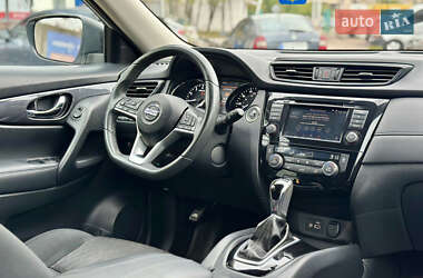 Внедорожник / Кроссовер Nissan Rogue 2018 в 