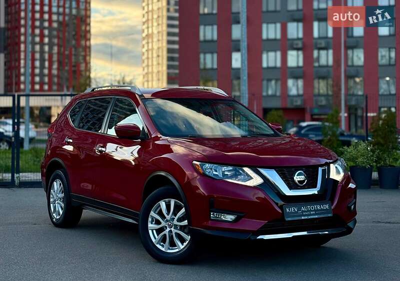 Внедорожник / Кроссовер Nissan Rogue 2016 в 