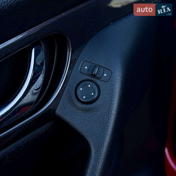 Позашляховик / Кросовер Nissan Rogue 2016 в Києві фото 20 Позашляховик / Кросовер Nissan Rogue 2016 в Києві