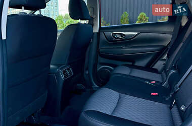 Внедорожник / Кроссовер Nissan Rogue 2016 в 