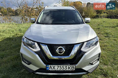 Позашляховик / Кросовер Nissan Rogue 2017 в Дублянах