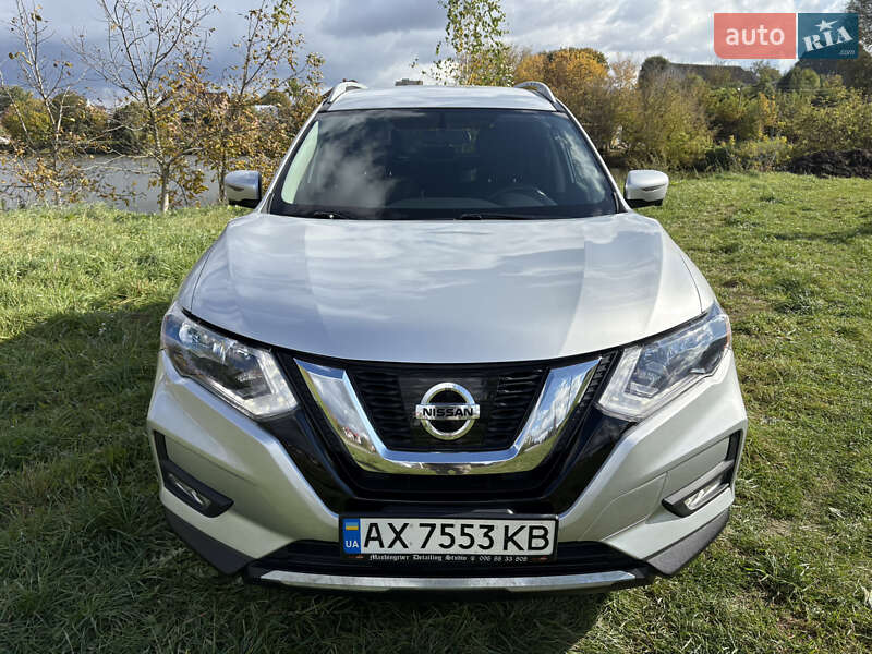 Внедорожник / Кроссовер Nissan Rogue 2017 в Дублянах