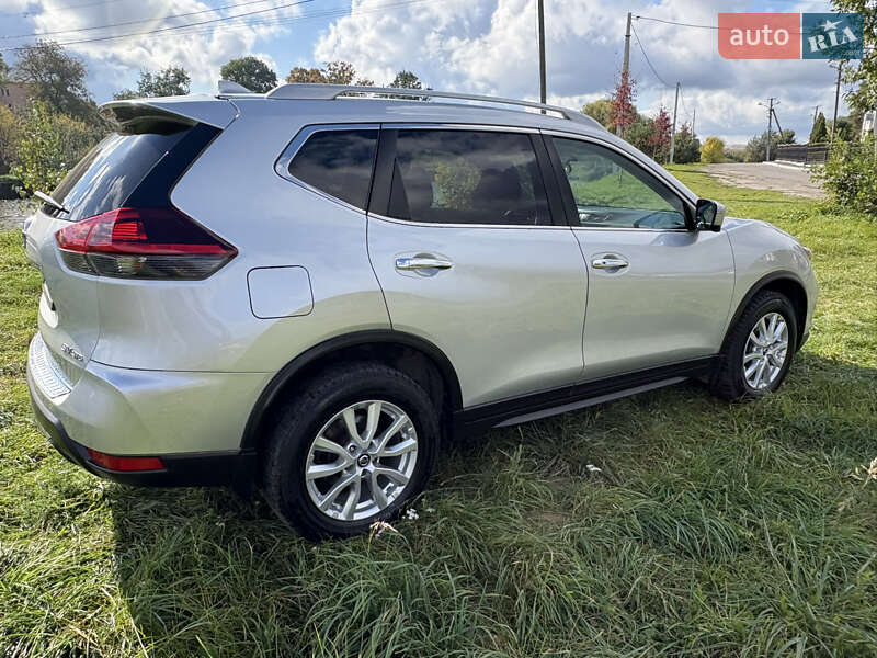 Внедорожник / Кроссовер Nissan Rogue 2017 в Дублянах
