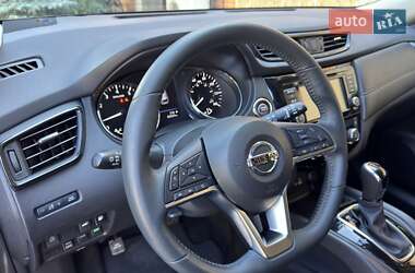 Позашляховик / Кросовер Nissan Rogue 2018 в 