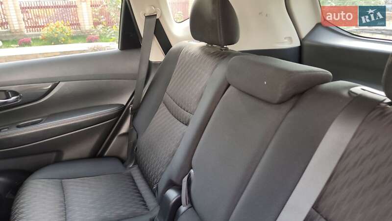 Внедорожник / Кроссовер Nissan Rogue 2017 в Тростянце фото 5 Внедорожник / Кроссовер Nissan Rogue 2017 в Тростянце