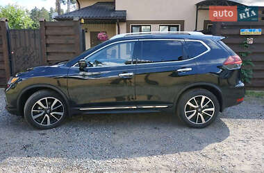 Внедорожник / Кроссовер Nissan Rogue 2018 в 