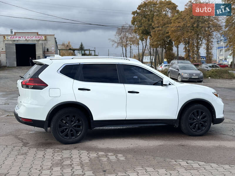 Внедорожник / Кроссовер Nissan Rogue 2018 в Сумах