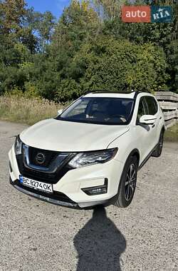 Позашляховик / Кросовер Nissan Rogue 2018 в Львові