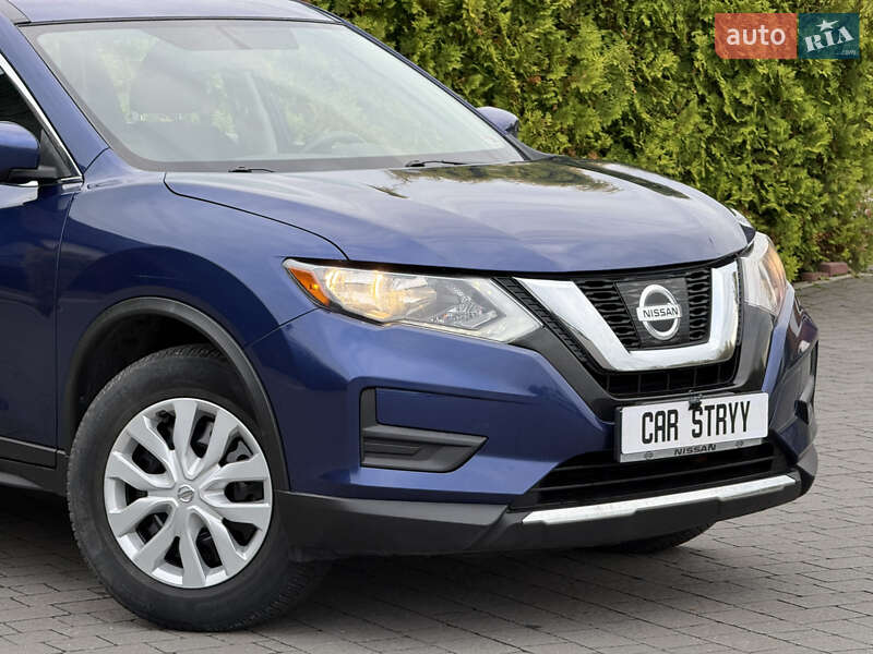 Внедорожник / Кроссовер Nissan Rogue 2017 в Стрые