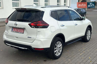 Внедорожник / Кроссовер Nissan Rogue 2019 в 