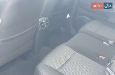 Внедорожник / Кроссовер Nissan Rogue 2019 в 