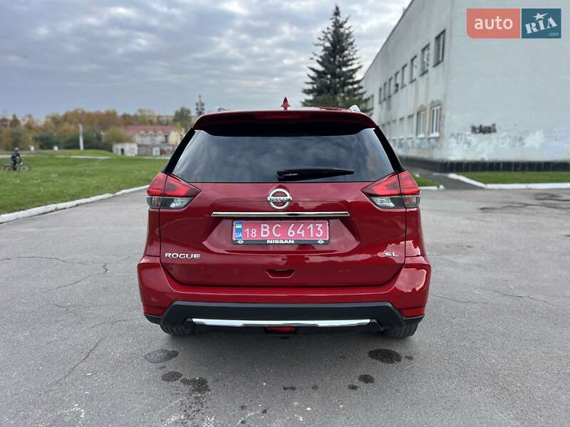 Внедорожник / Кроссовер Nissan Rogue 2017 в Ровно