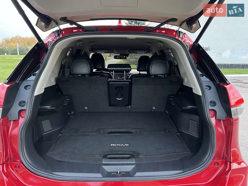 Внедорожник / Кроссовер Nissan Rogue 2017 в Ровно