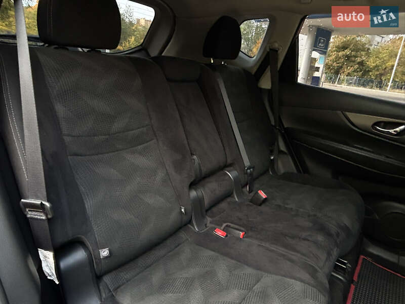 Внедорожник / Кроссовер Nissan Rogue 2016 в Николаеве