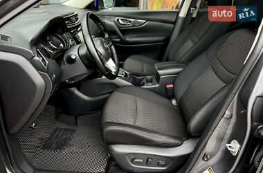 Внедорожник / Кроссовер Nissan Rogue 2017 в 