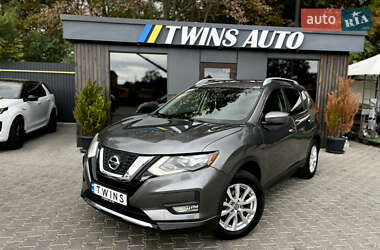 Внедорожник / Кроссовер Nissan Rogue 2017 в 