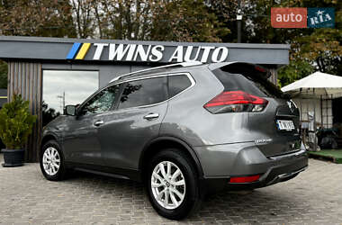 Внедорожник / Кроссовер Nissan Rogue 2017 в 