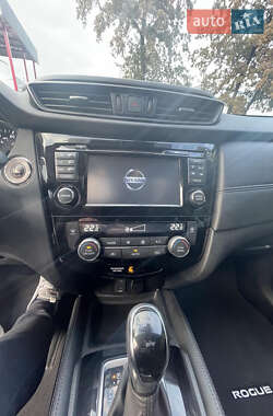 Внедорожник / Кроссовер Nissan Rogue 2017 в 
